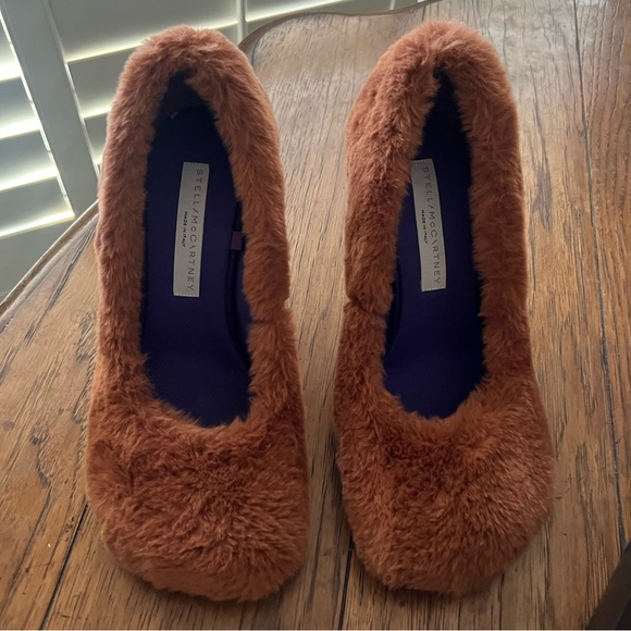 Stella McCartney Ryder Shaggy Faux Fur Heels Pumps Shoes 38.5 New - Picture 2 of 13